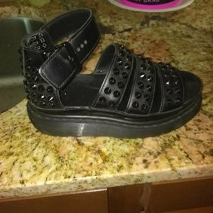 Sandal
